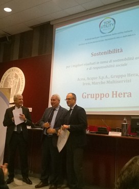 Filippo Bocchi, Direttore CSR del Gruppo Hera, ritira il premio